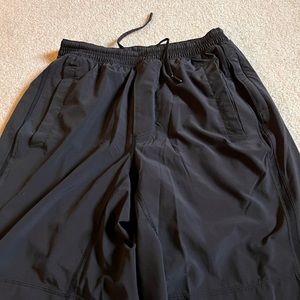 Mens small lululemon pacebreaker short - black